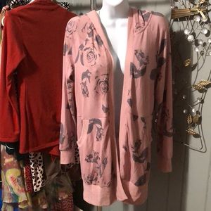 NWOT Urbanology pink rose cardigan size small